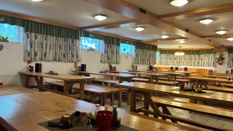 Interior view of the Berger wine tavern in Atzenbrugg, © Heuriger Fam. Berger Interior view of the Berger wine tavern in Atzenbrugg, © Heuriger Fam. Berger