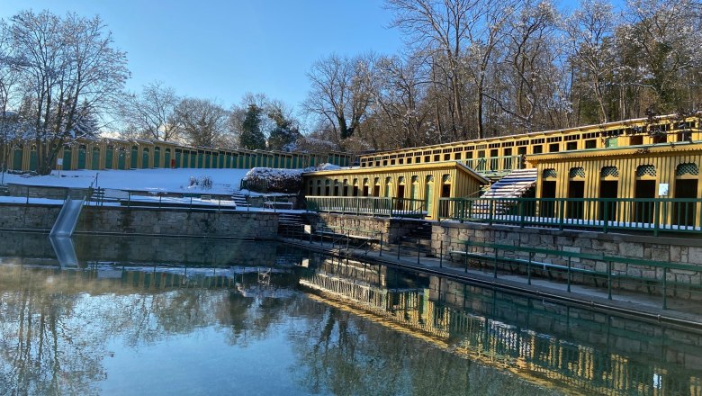 Nach der Sauna ins erfrischende Thermalwasser, © Wiener Alpen Nach der Sauna ins erfrischende Thermalwasser, © Wiener Alpen