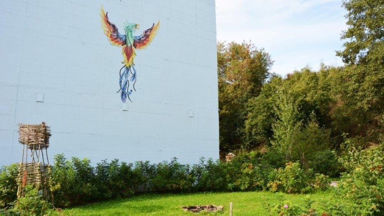 Painting on silo wall, © Waldviertler Seminarhaus Gauguschmühle Painting on silo wall, © Waldviertler Seminarhaus Gauguschmühle