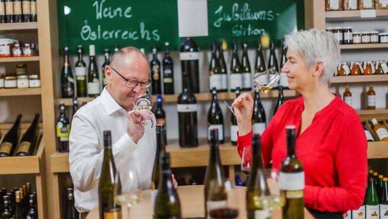 Wine tasting, © Elisabeth Hausgnost Wine tasting, © Elisabeth Hausgnost