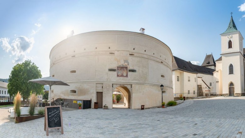 castle-poeggstall, © . castle-poeggstall, © .