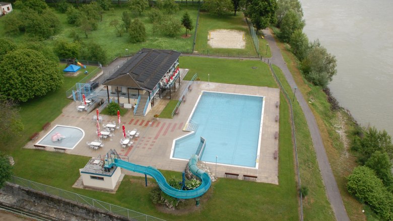 Outdoor pool Spitz, © Lechner Franz Outdoor pool Spitz, © Lechner Franz