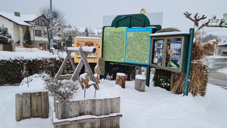 Hiking starting point in winter in front of the Krumbacherhof, © Wiener Alpen / Cornelia Schuh Hiking starting point in winter in front of the Krumbacherhof, © Wiener Alpen / Cornelia Schuh