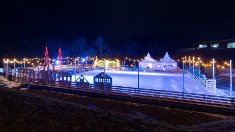 Ice skating rink in the Eis-Greissler Welt, © Blochberger Eisproduktion GmbH Ice skating rink in the Eis-Greissler Welt, © Blochberger Eisproduktion GmbH