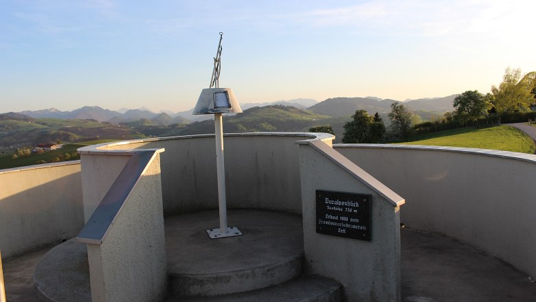 „Voralpenblick” kilátó, vagyis az Alpokalja látványa, © Pöchacker - Mostviertel Tourismus „Voralpenblick” kilátó, vagyis az Alpokalja látványa, © Pöchacker - Mostviertel Tourismus