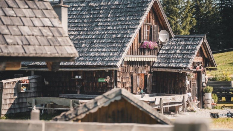 Seven huts, © Gerald Demolsky Seven huts, © Gerald Demolsky