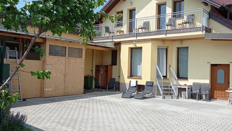 Lounge Michlfarm courtyard/garden, © michlfarm Lounge Michlfarm courtyard/garden, © michlfarm