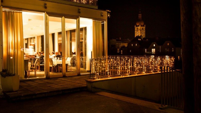 Winter castle by night, © Schloss an der Eisenstrasse Winter castle by night, © Schloss an der Eisenstrasse