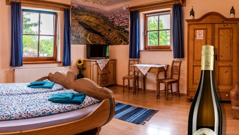 Room no. 5 Barrel bed, © Weingut Zöhrer Room no. 5 Barrel bed, © Weingut Zöhrer