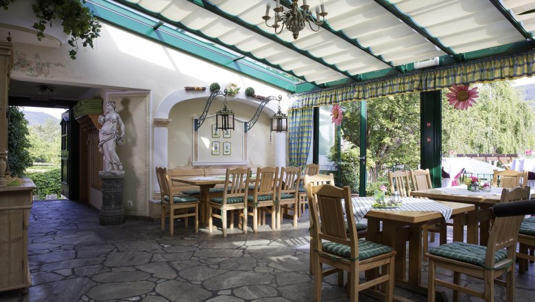 Wine tavern inside, © Monika Loeff Wine tavern inside, © Monika Loeff