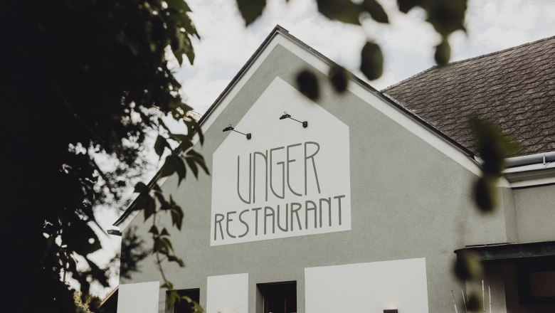 Upscale cuisine with vinotheque in Pitten, © Niederösterreich Werbung/Sophie Menegaldo Upscale cuisine with vinotheque in Pitten, © Niederösterreich Werbung/Sophie Menegaldo