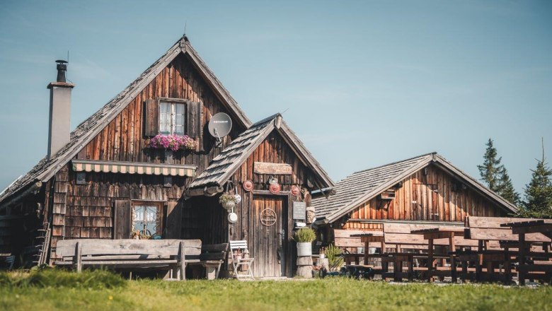 Seven huts, © Gerald Demolsky Seven huts, © Gerald Demolsky