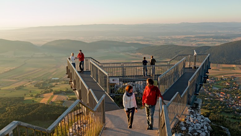 Skywalk Hohe Wand, © Wiener Alpen, Foto: Franz Zwickl Skywalk Hohe Wand, © Wiener Alpen, Foto: Franz Zwickl