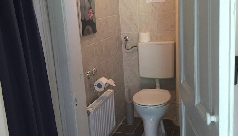 Stylish WC in the former railroad attendant's apartment, © M. Schorn Stylish WC in the former railroad attendant's apartment, © M. Schorn