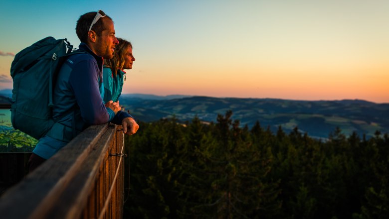 Sunrise on the viewing platform at Hutwisch, © Wiener Alpen/Martin Fülöp Sunrise on the viewing platform at Hutwisch, © Wiener Alpen/Martin Fülöp