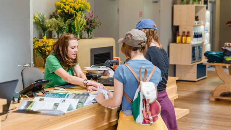 Tourist information at the Ötscher base, © Fred Lindmoser Tourist information at the Ötscher base, © Fred Lindmoser