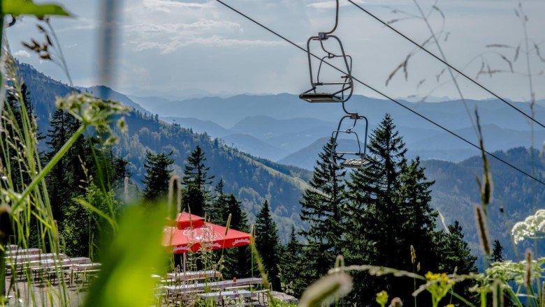 With the chair lift to the Ötscherschutzhaus, © Ludwig Fahrnberger With the chair lift to the Ötscherschutzhaus, © Ludwig Fahrnberger