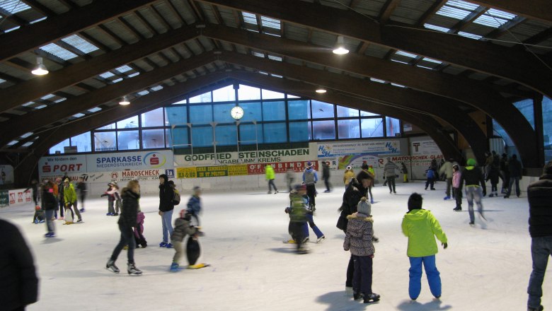 Ice skating at the Naturfreunde ice rink, © Naturfreunde St. Pölten Ice skating at the Naturfreunde ice rink, © Naturfreunde St. Pölten
