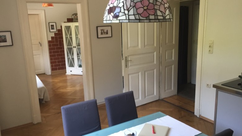 Lovingly furnished former railroad caretaker's apartment, © M. Schorn Lovingly furnished former railroad caretaker's apartment, © M. Schorn