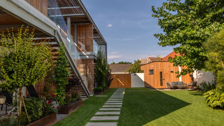 Hausgnost Apartmanok, © Niederösterreich Werbung / Maximilian Pawlikowsky Modern apartman komplexum kerttel és faburkolattal.