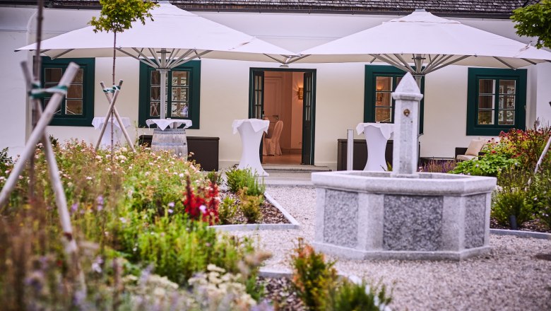 Fountain in the outdoor area, © Franz Gleiß Fountain in the outdoor area, © Franz Gleiß