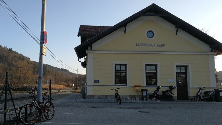 Bahnhof Schönberg am Kamp, © Roman Zöchlinger Bahnhof Schönberg am Kamp, © Roman Zöchlinger