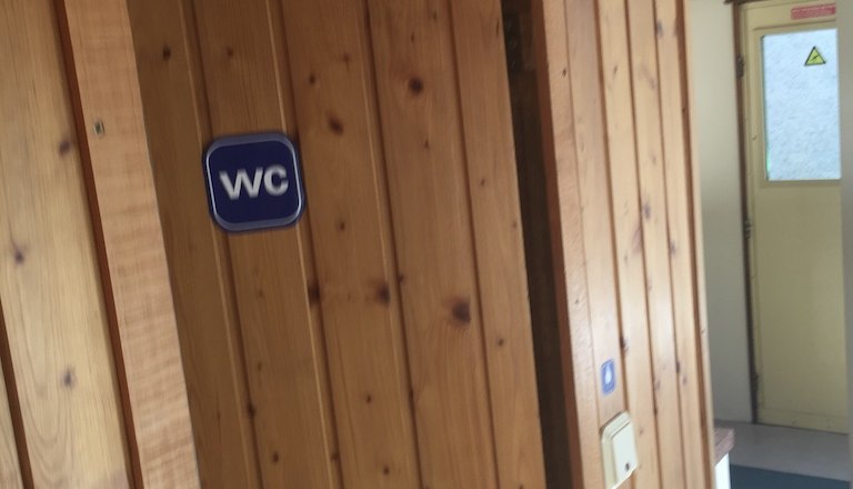 View towards the WC in the 100-year-old baggage car, © M. Schorn View towards the WC in the 100-year-old baggage car, © M. Schorn