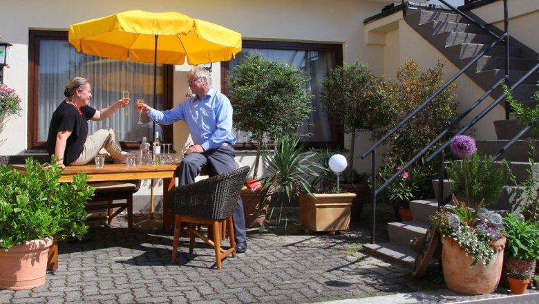 what to celebrate?, © Johann Sturm what to celebrate?, © Johann Sturm