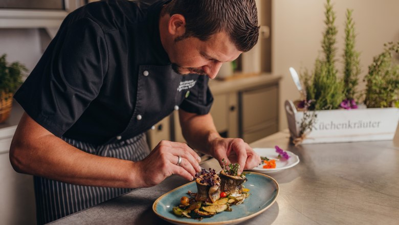 DF_WHK_Gasthaus Kraus - Zur Wallfahrtskirche_MOV_20210729 (3), © Niederösterreich Werbung/Daniela Führer DF_WHK_Gasthaus Kraus - Zur Wallfahrtskirche_MOV_20210729 (3), © Niederösterreich Werbung/Daniela Führer