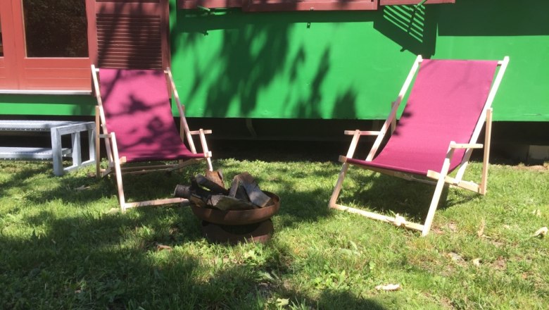 Front garden with sun loungers, © M. Schorn Front garden with sun loungers, © M. Schorn