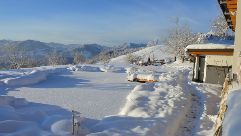 Swimming pond in winter, © Gottfried & Rosina Wagner Swimming pond in winter, © Gottfried & Rosina Wagner