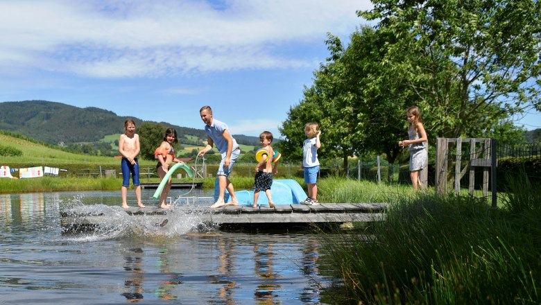 Bathing pond, © Biobauernhof Dangl, Robert Herbst Bathing pond, © Biobauernhof Dangl, Robert Herbst