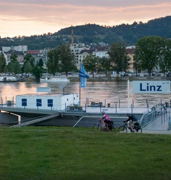 Linz landing stage on the Danube, © Donau Schiffsstationen GmbH Linz landing stage on the Danube, © Donau Schiffsstationen GmbH