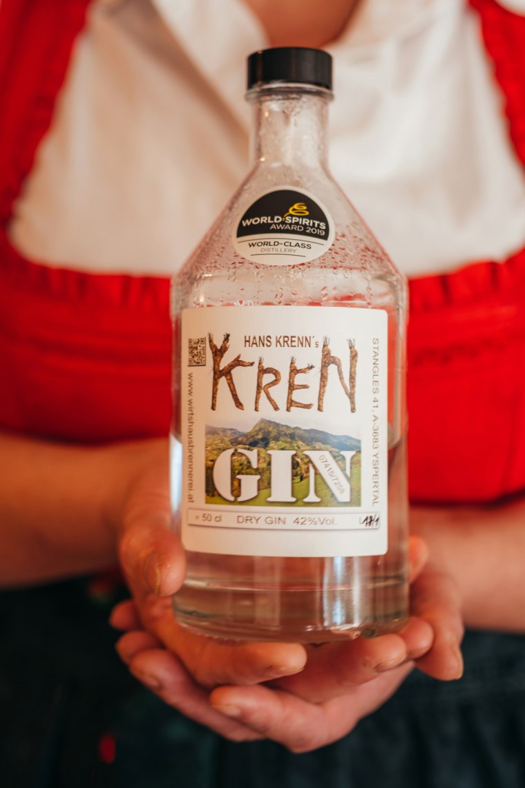 Házi készítésű gin a Wirtshausbrennerei., © Niederösterreich Werbung/Daniela Führer Házi készítésű gin a Wirtshausbrennerei., © Niederösterreich Werbung/Daniela Führer