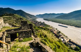 View from the Hinterhaus ruins in Spitz, © Robert Herbst View from the Hinterhaus ruins in Spitz, © Robert Herbst