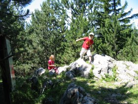 Kinder auf Felsen, © Wiener Alpen in Niederösterreich - Schneeberg Hohe Wand