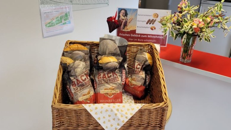 Bread roll service, &copy; Camping Marbach