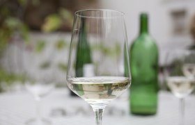 Wine glass, &copy; Weinviertel Tourismus / Christine Wurnig