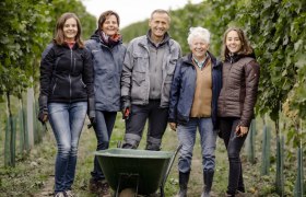 Hummel family, &copy; Astrid Bartl