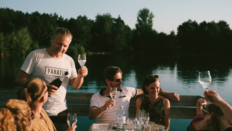 Indulgence in a sea can, &copy; Konstantin Mikulitsch