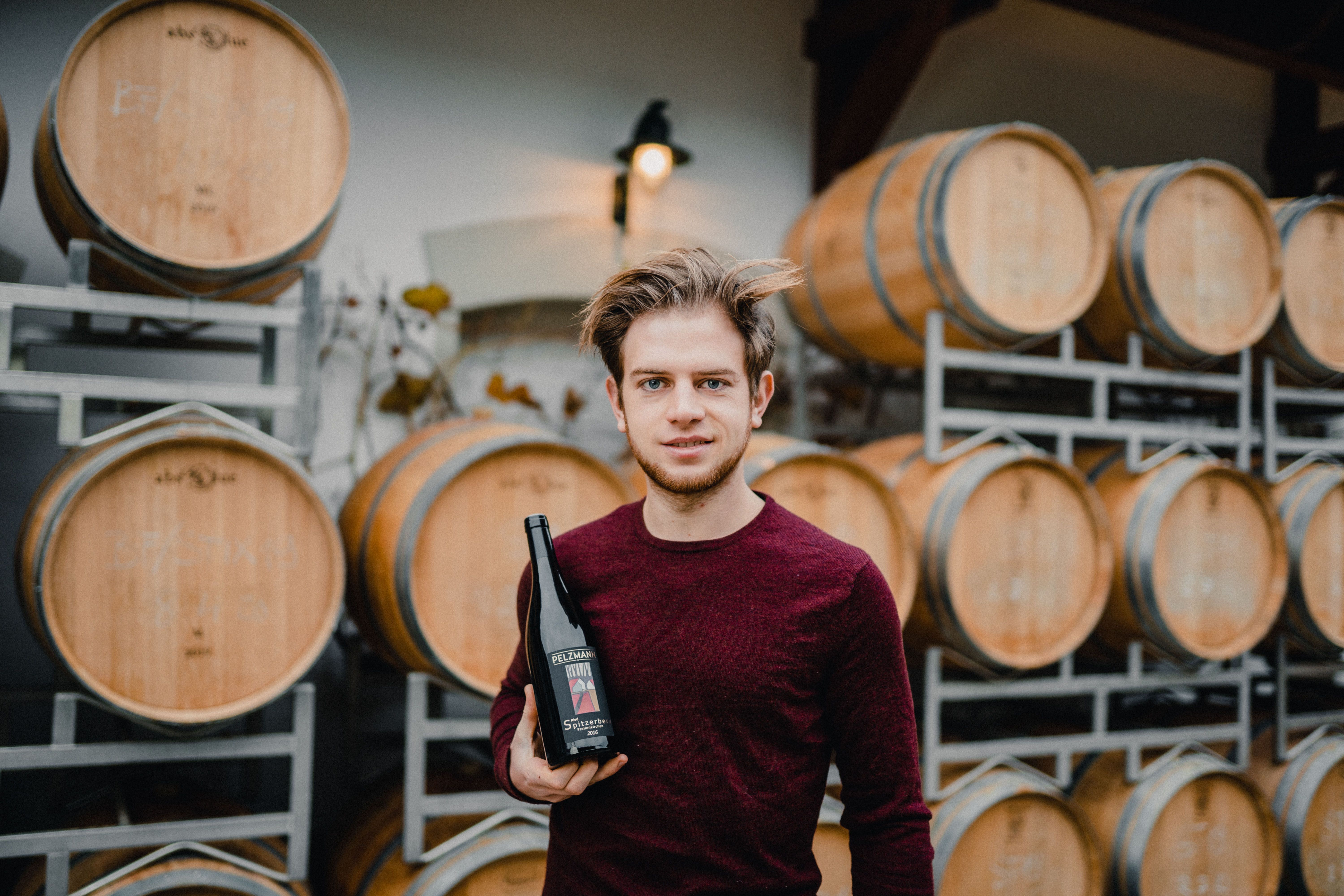 Pelzmann borász a borospincében