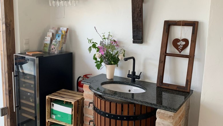 Cycling and hiking rest, &copy; Familie Sporr