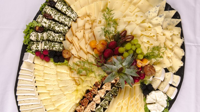 Catering | Cheese platter, &copy; Ing. Roland Schuller