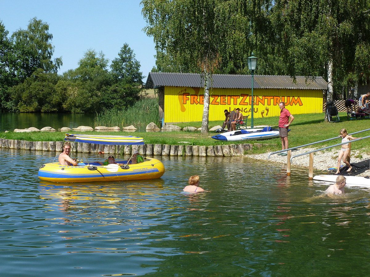 A Bergwerksee Langau szabadidős tevékenységeket kínál.