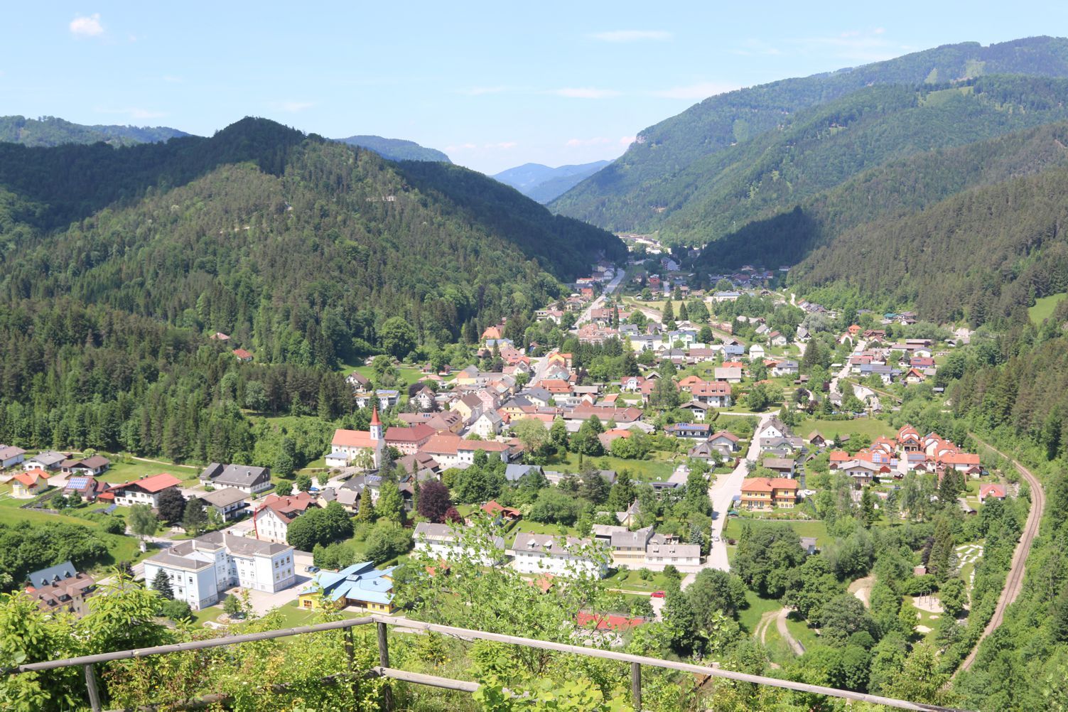 elég csendes
