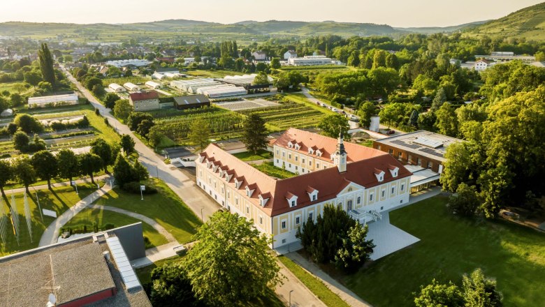 Entire area of the Hotel Schloss Haindorf, &copy; Point of View