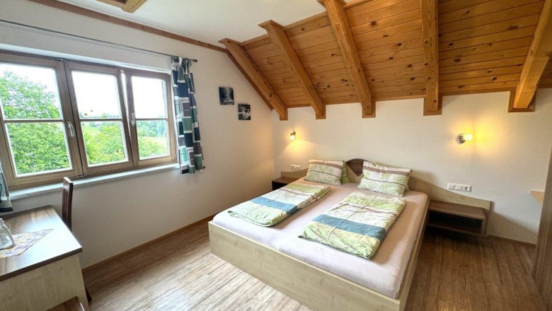 Vacation apartment bedroom, © Höbarten