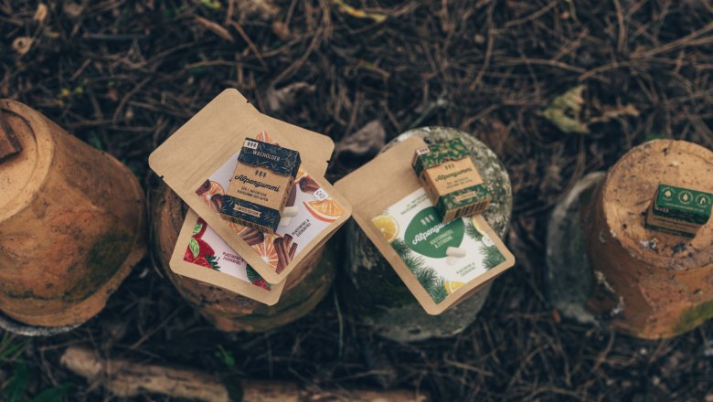 Az Alpengummi a bécsi erdőből származó fenyő szurokját tartalmazza., © Niederösterreich Werbung/ Ian Ehm