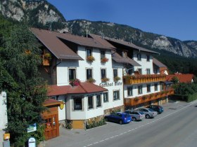 Gasthof Mohr Spanferkelwirt (Copyright: Gasthof Mohr Spanferkelwirt, Foto Herbert Stickler), &copy; Wiener Alpen in Nieder&ouml;sterreich