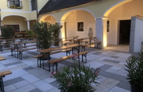 Wine tavern Eckl Arkaden, &copy; Heurigen Eckl